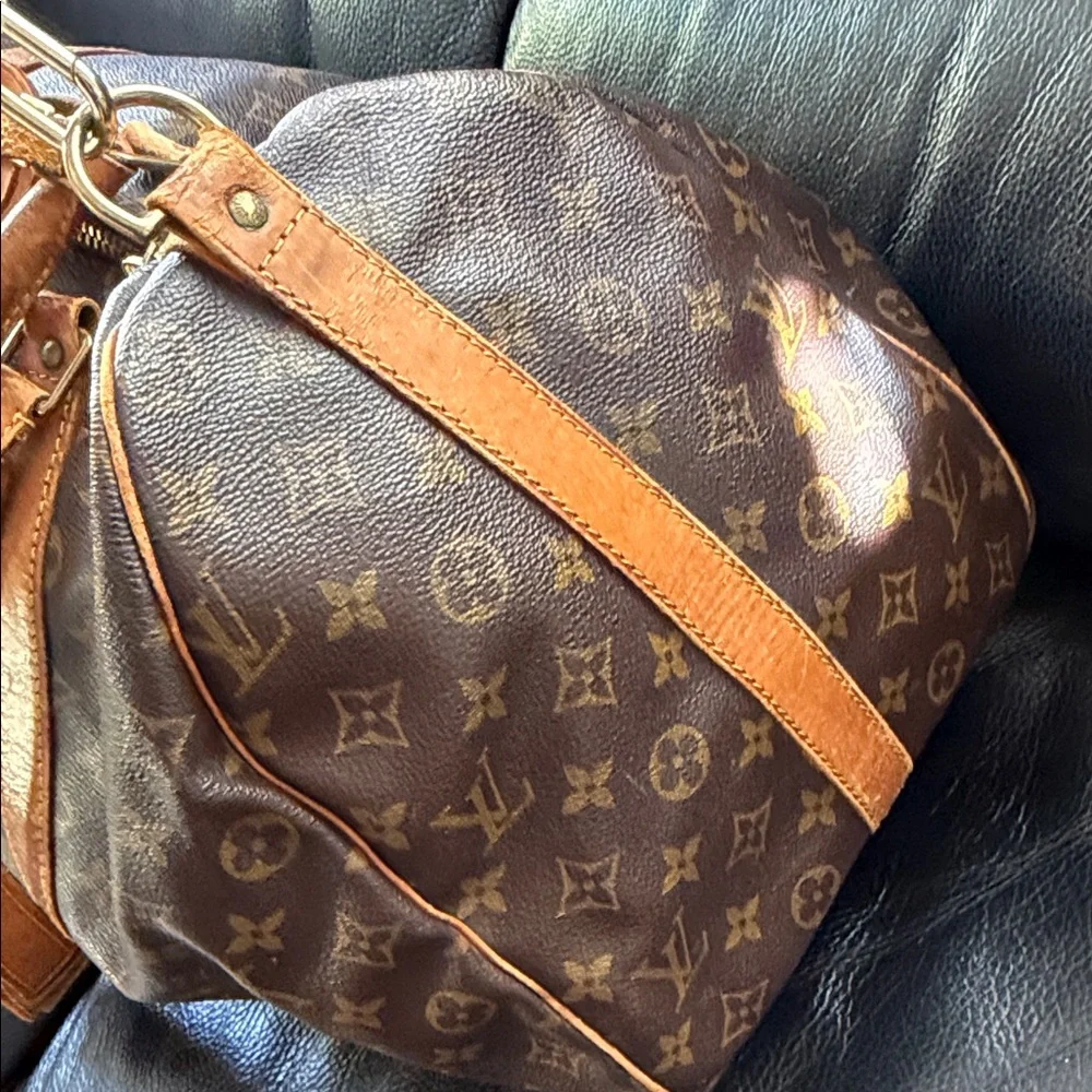 Vintage Louis Vuitton duffle bag with strap. Size 50 - Picture 5 of 14